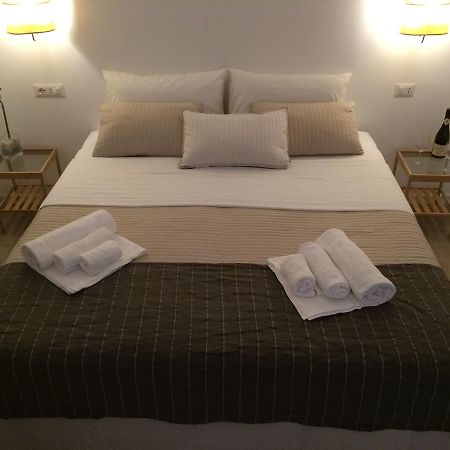 Alloggio Turistico Al Colosseo Bed & Breakfast Rome Exterior photo