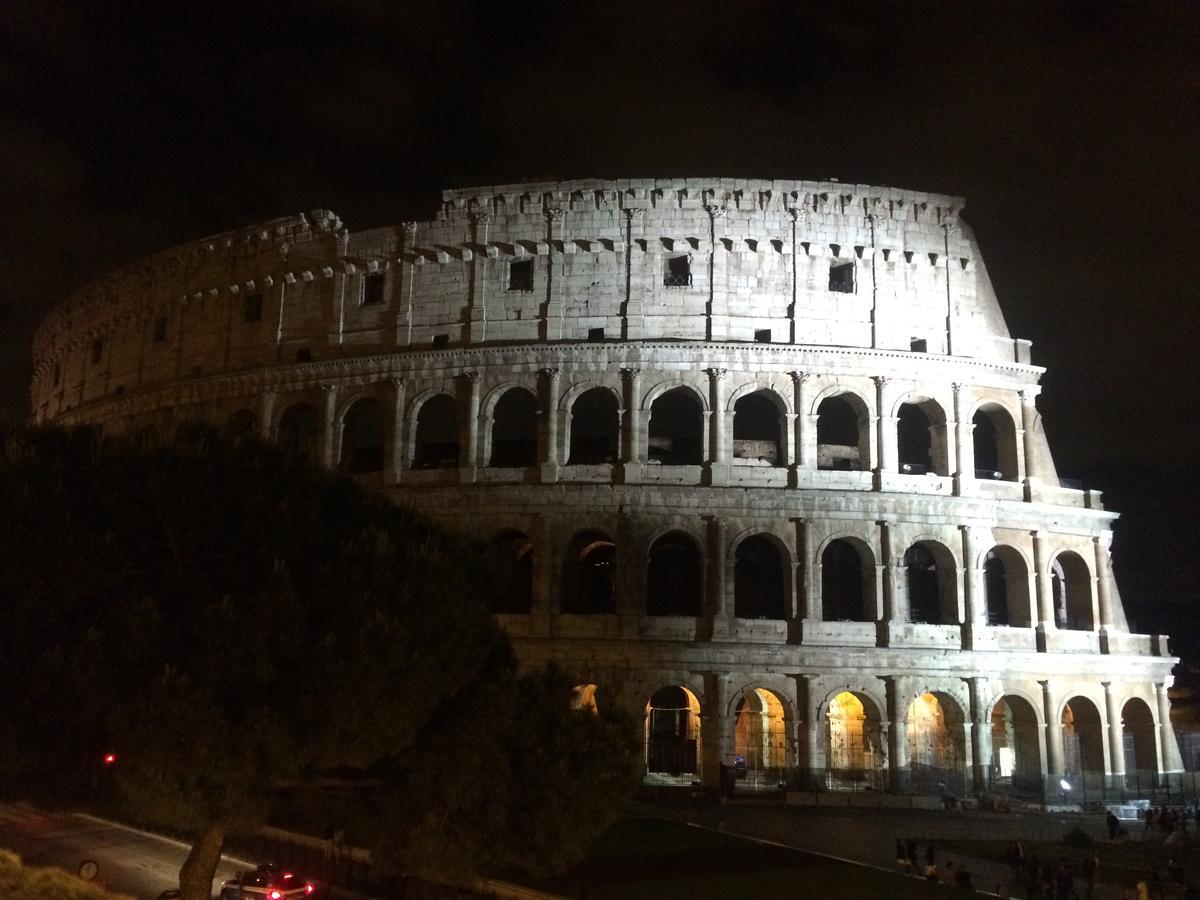 Alloggio Turistico Al Colosseo Bed & Breakfast Rome Exterior photo
