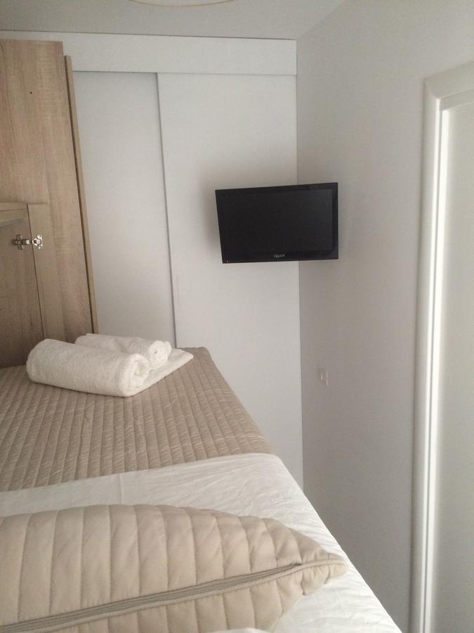 Alloggio Turistico Al Colosseo Bed & Breakfast Rome Exterior photo